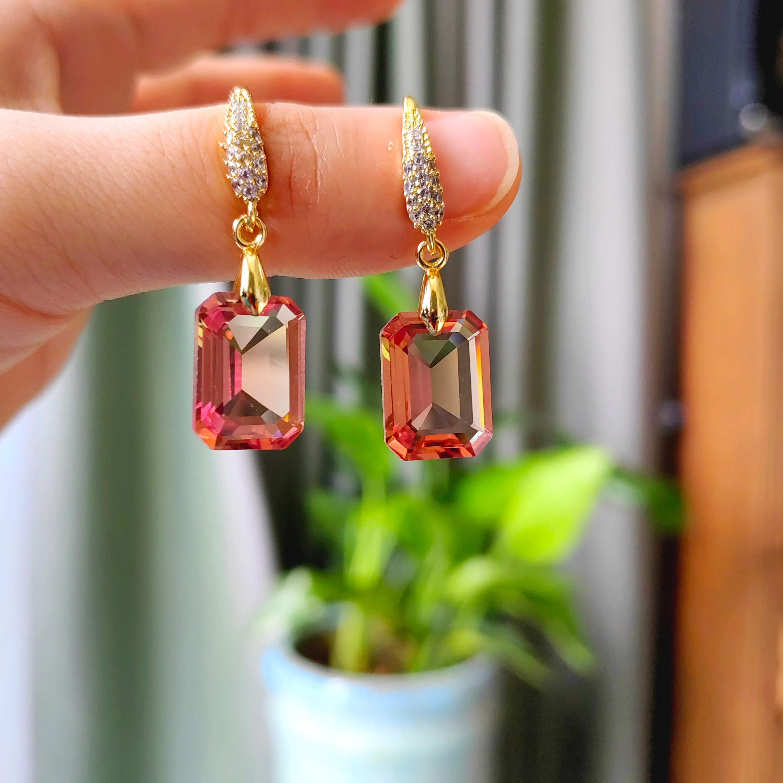 Color-change suldanite Chamfered square jewelry set adjustable ring necklace earrings in different lights have different colors 4
