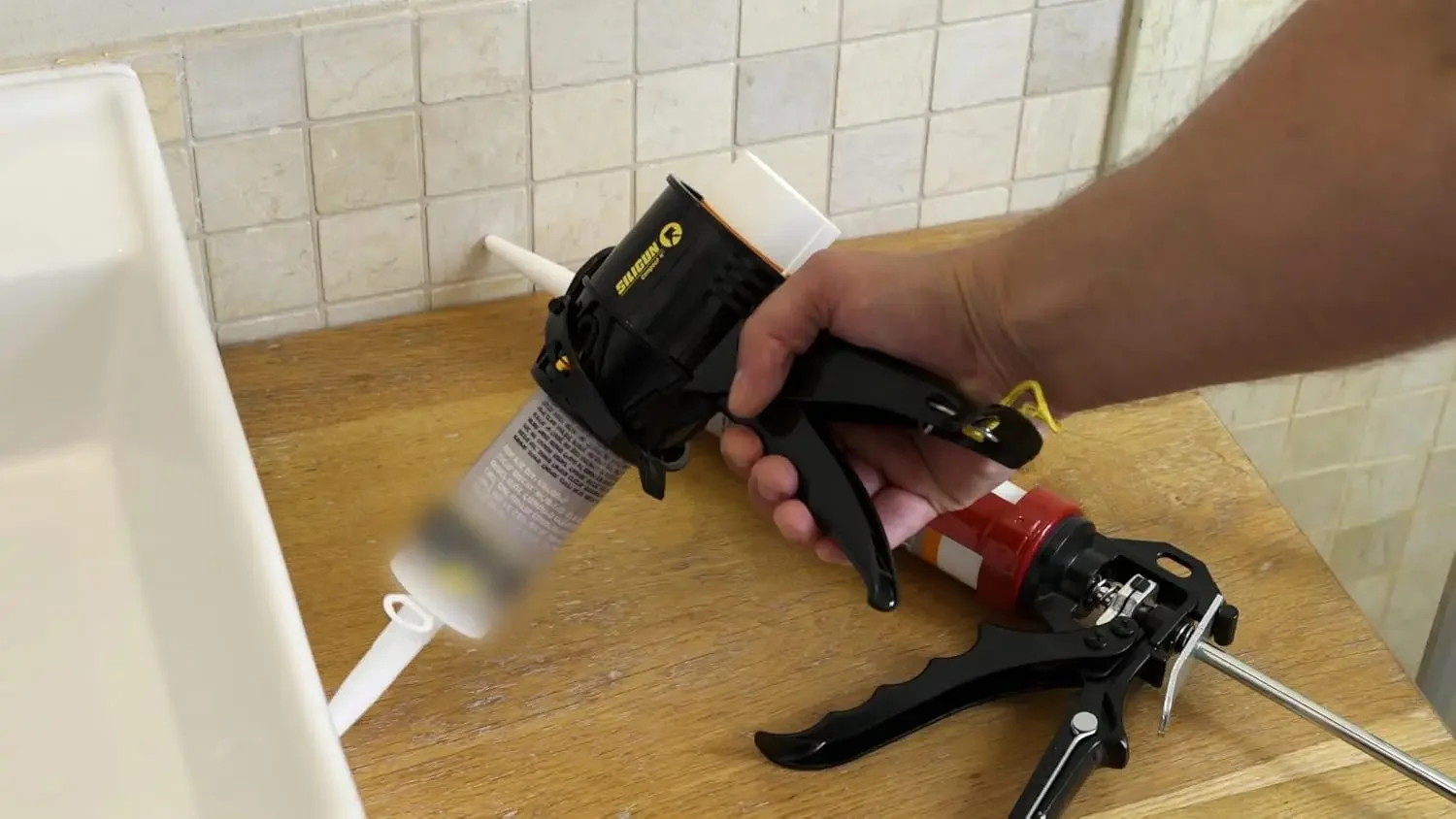 Caulking Gun (5 Pcs) - Anti Drip Extreme-Duty Caulking Gun - Patented New and Innovative Design - Lightweight ABS Frame 3