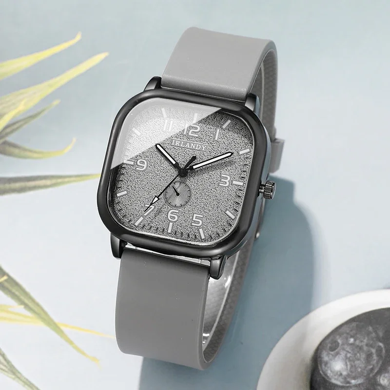 ManWomens Fashion Elegant Flower Quartz Watch Versatile Daily Wearing