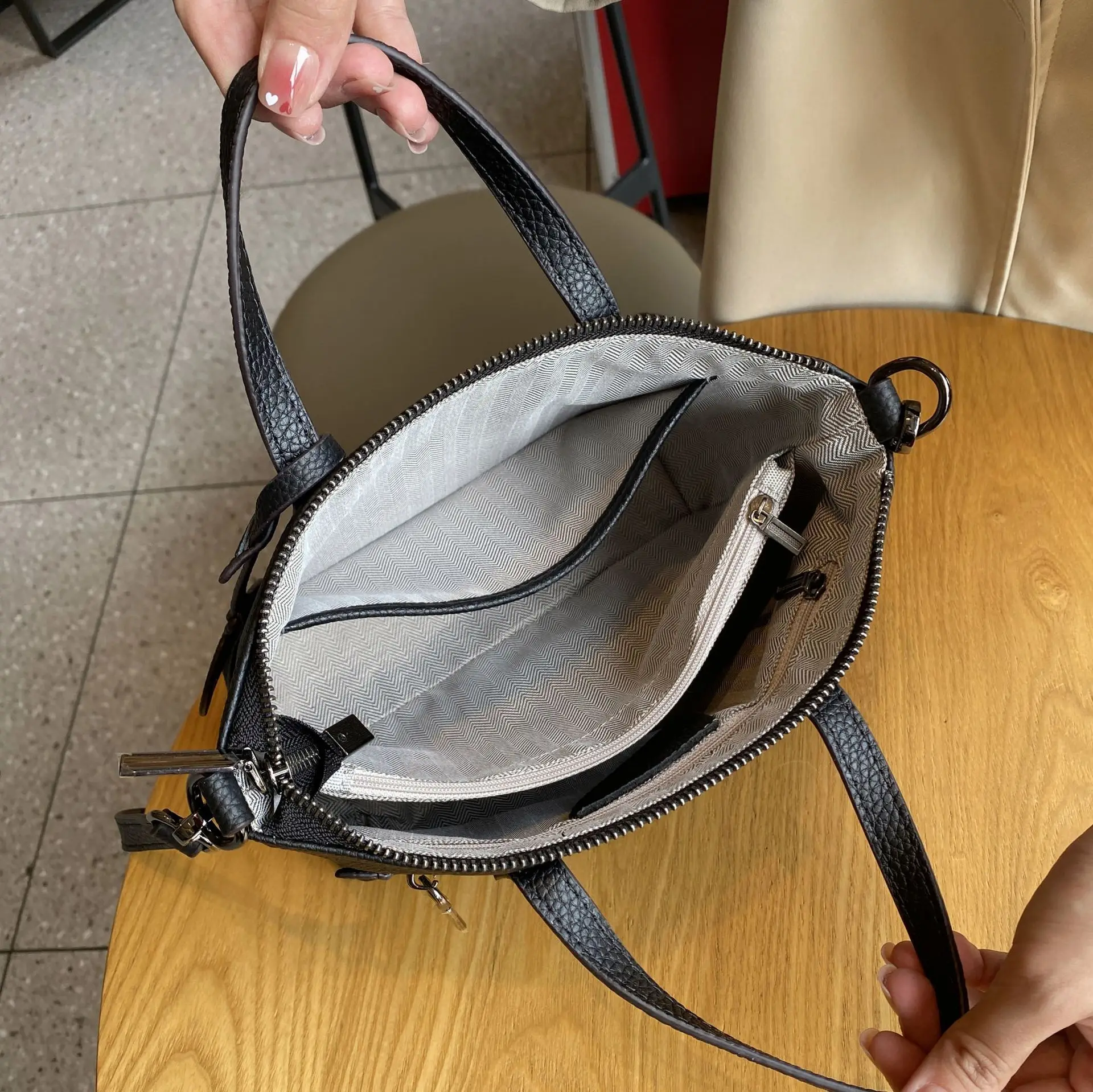 Real Cow Leather Women's Handbag High Quality Single Shoulder Crossbody Tote Ladies' Fashionable Portable Bucket Bag Solid Color