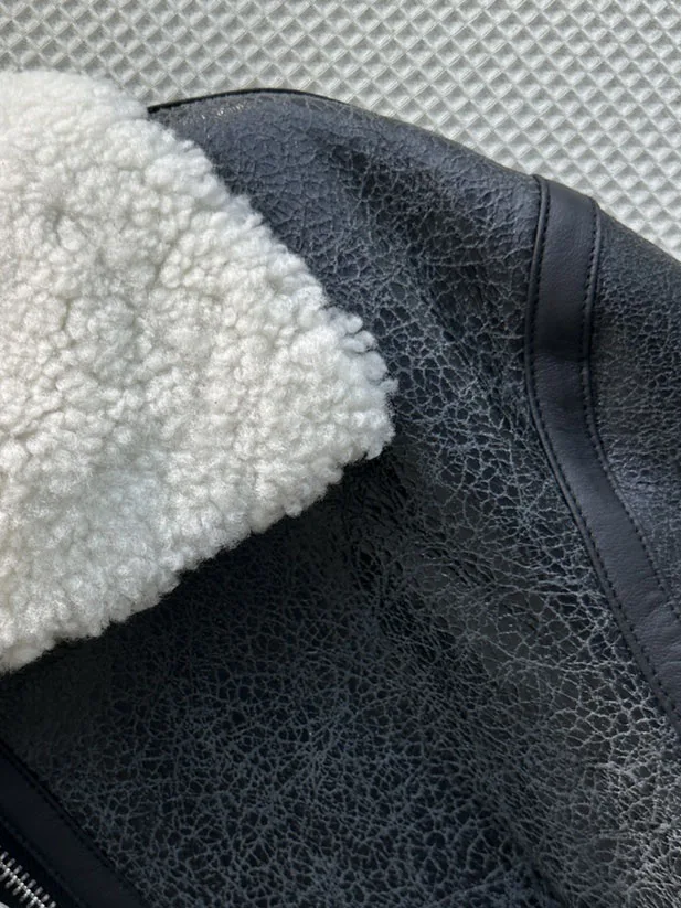 Рисунок 5 - Куртка из овечьей шерсти с отложным воротником