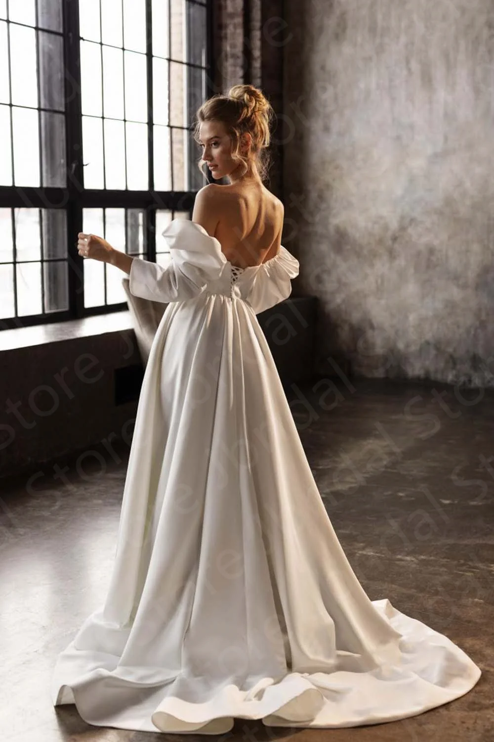 Ivory Wedding Dress Photos, Ivory Wedding Dress Pictures - WeddingWire.com