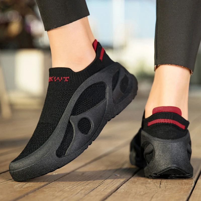 Men Shoes Comfortable Sneakers Breathable For Man Tennis Sports Running Shoes Outdoor Grey Weave Women Fashion Slip-on Gym Shoes 2