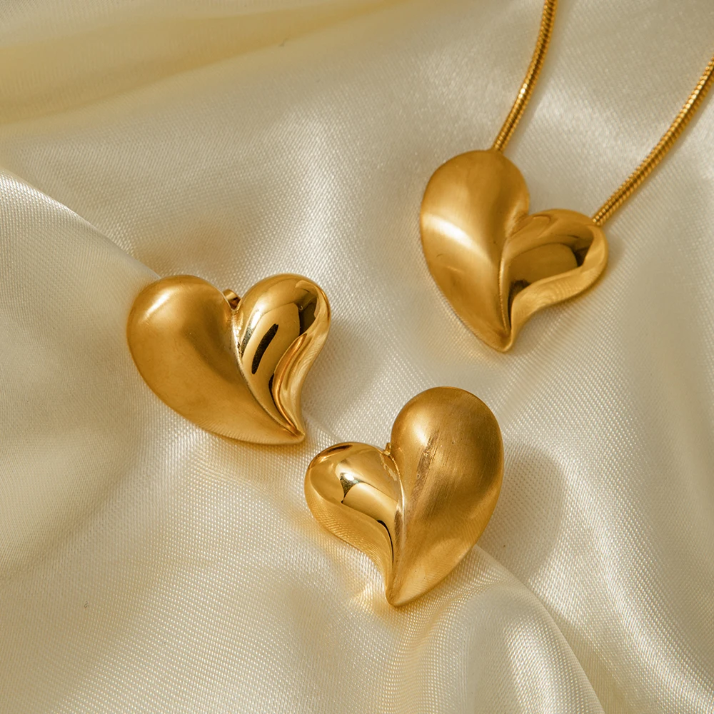 Hot Selling Lovely Design 18K Gold Plated Heart Lock Earring Jewelry -  China Jewelry and Silver Jewelry price