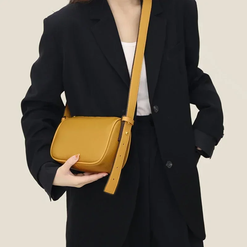 

2024 New PU Flip Shoulder Bag Women's Bag High Quality Sewing Thread Solid Wallet New Fashion Large Capacity Casual Handbag