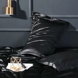 Luxurious Mulberry Silk Pillowcase for Ultimate Comfort (Black)