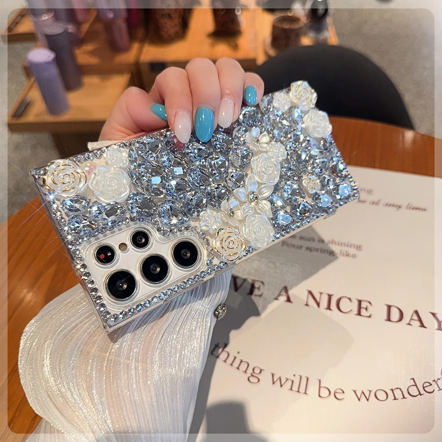 Luxury Bling Diamond Flower Shockproof Phone Case - Elegant Protective Cover