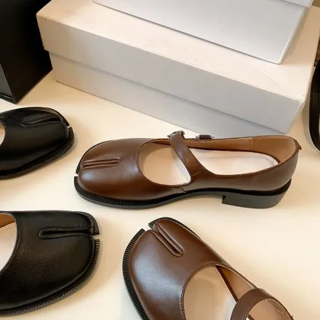 Split Toe Pig's Hoof Shoes for Women Solid Color Cowhide Spring New Style One Line Heel with Shallow Mouth Single Shoe for Women