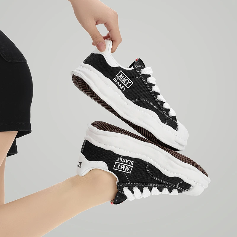 Shell head height increasing niche canvas shoes, board shoes, casual sports shoes