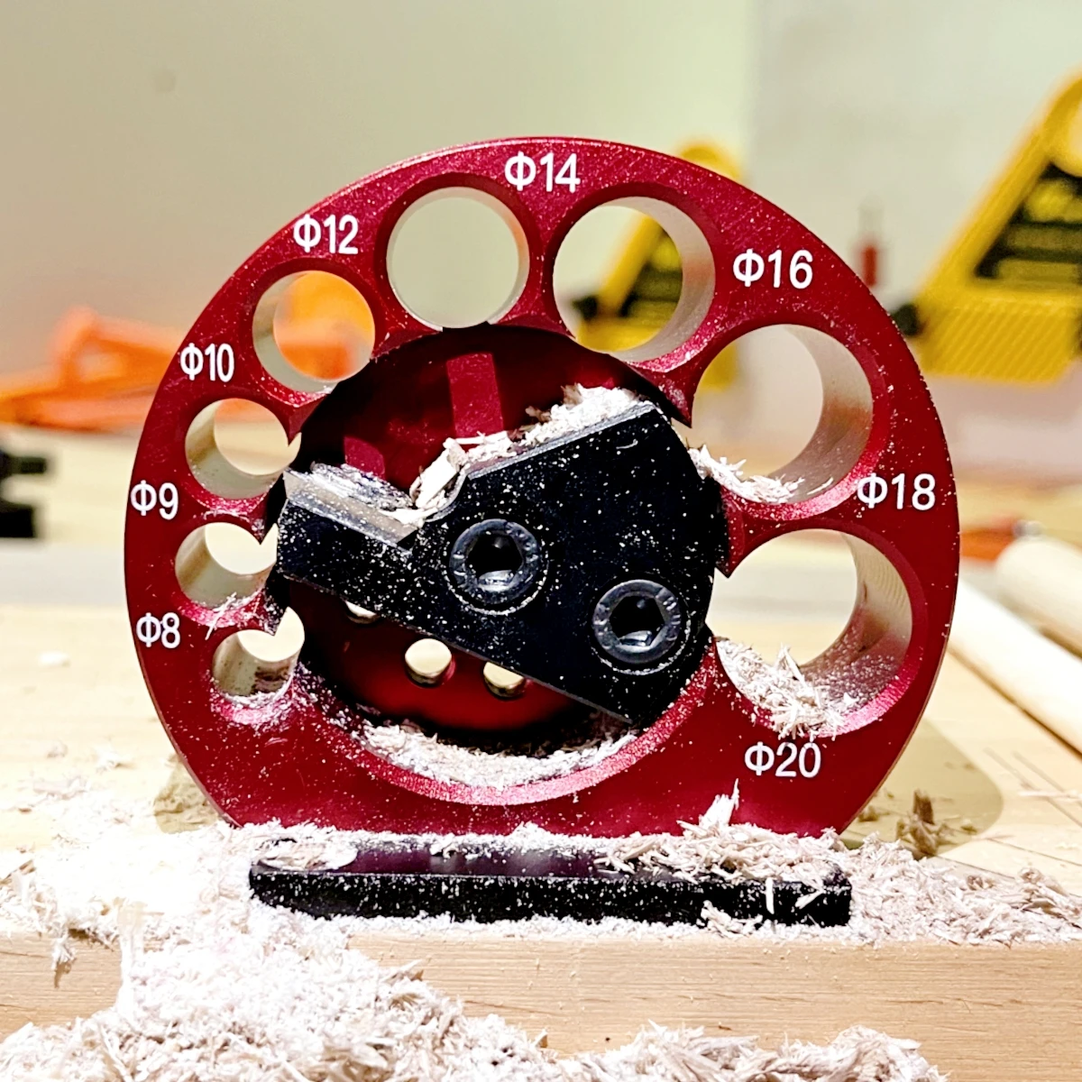 Maschera Per Tasselli In Legno 8 Fori Ø8-20mm – Attrezzo Regolabile In Alluminio Anodizzato Per Fresatura E Foratura