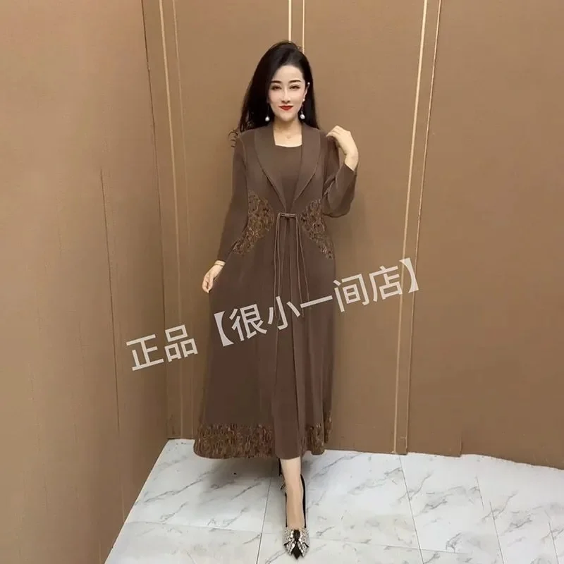 Middle aged Mom Fashionable Chinese Button Fold Fake Two Piece Fashion Dress 2024 women New Korean Waist Waist Slimming Dress