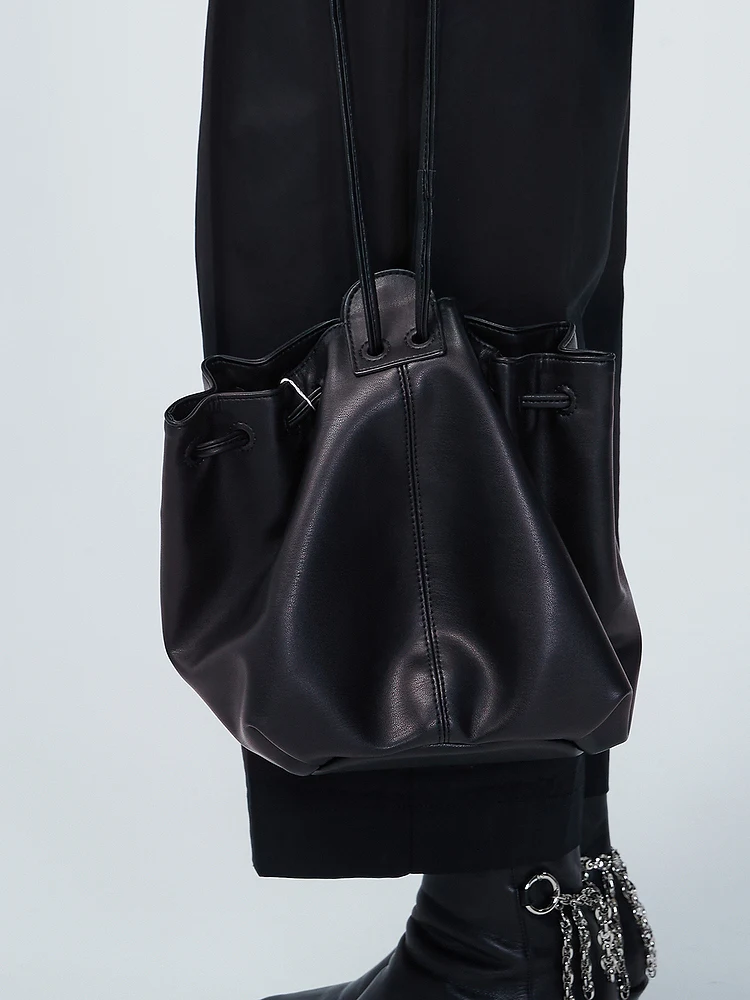 

New Fashionable Pleated Bucket Style Single Shoulder Women's Bag, Simple And Casual Versatile And Personalized Women's Bag Trend