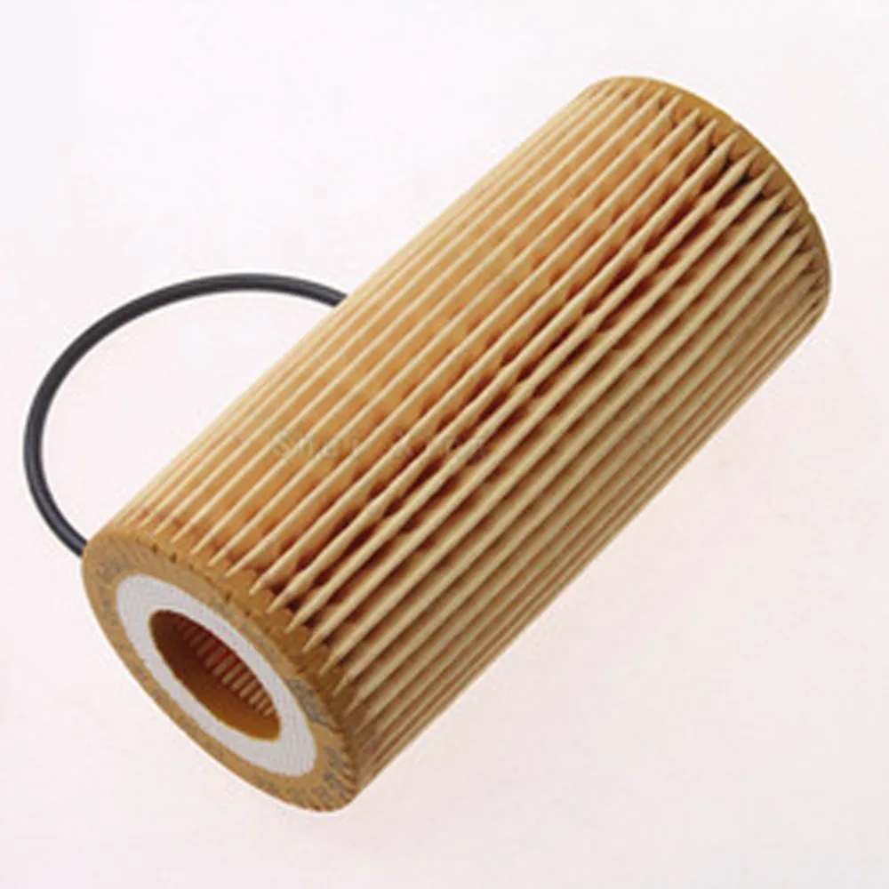 Oil Filter Suitable For Volvo C30 C70 S40 S60 V50 XC60 XC70 Engine Oil Filter 8692305 motorcycle oil filter car oil filter car filter car filter set