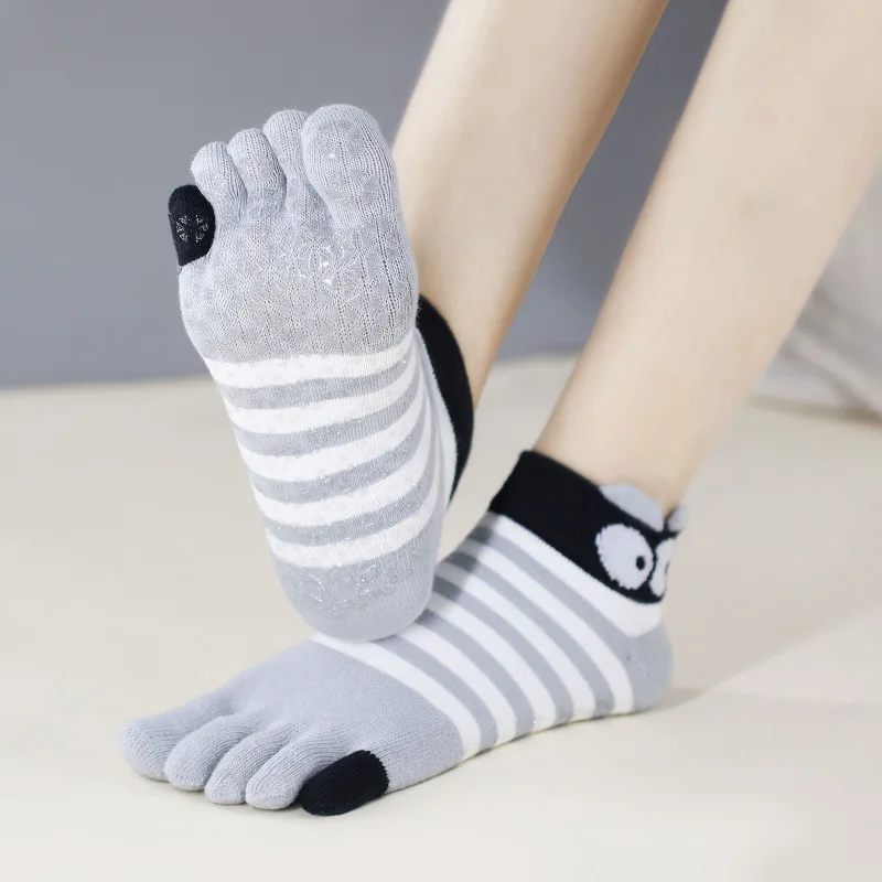 Full Toe Yoga Socks Women Cotton Cat Cartoon Silicone Non-slip 1/4 Crew Five Toes Pilates Socks 11 S18a1909204e744b7b52e13dd3de639385
