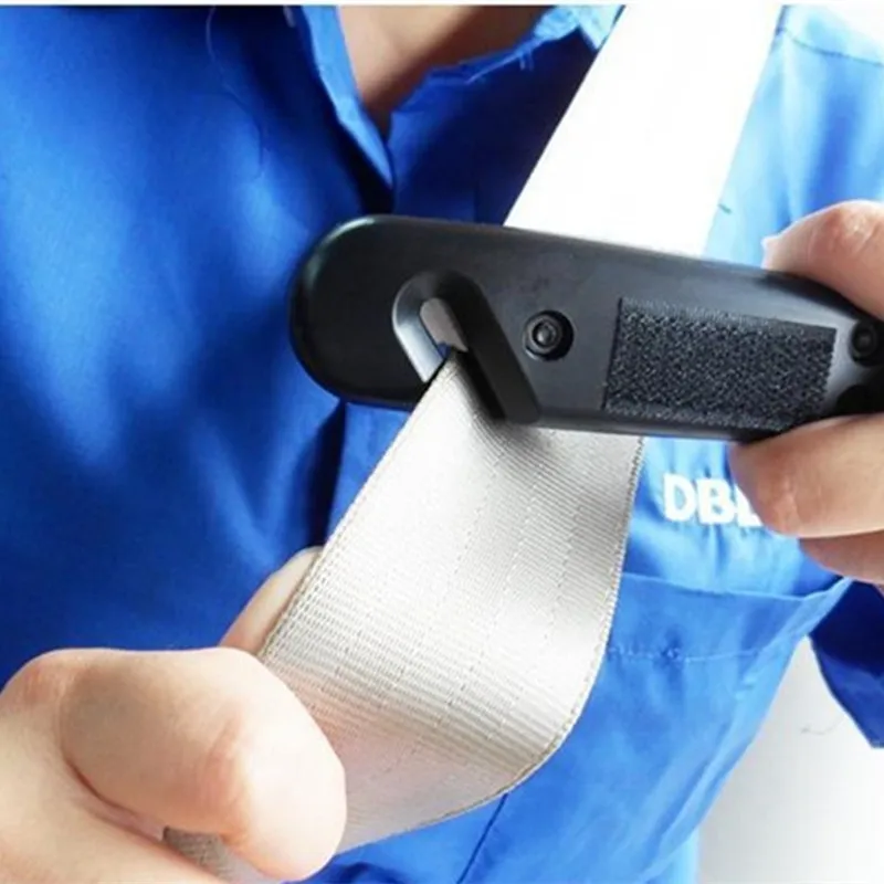 2 in 1 Multi Mini Safety Hammer Safety Hammer Keychain Escape Hammer Mini Emergency Hammer Emergency Window Breaker Emergency Car Hammer Glass Breaker Seatbelt Cutter Window Broken Escape Blade Tool Knife Tool