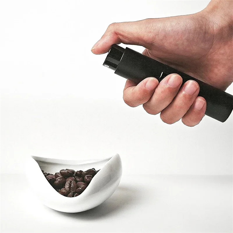 Koffieboon Doseerbeker en RDT Spray Fles Kit voor Espresso Keramische Ruffled Blad Vormige Meetlade en Sproeier Set voor het verminderen van koffie gemalen statisch
