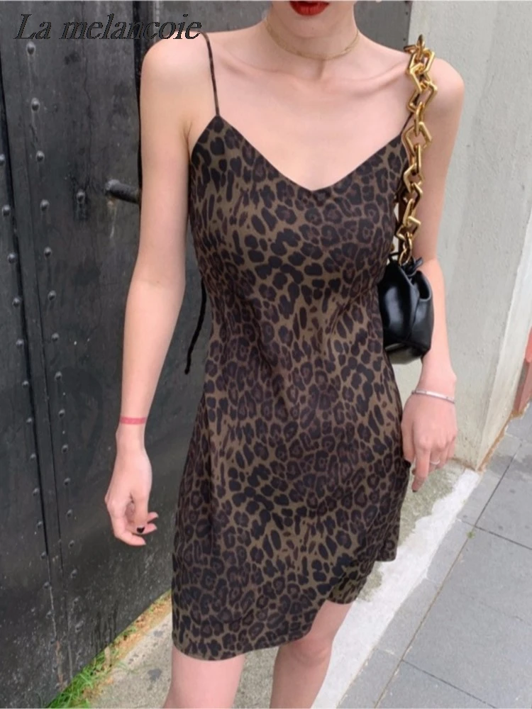 

Leopard Print Sling Dress For Women Summer 2024 New Fashion French Sexy V-Neck Sleeveless Long Dresses High Waist Midi Dress