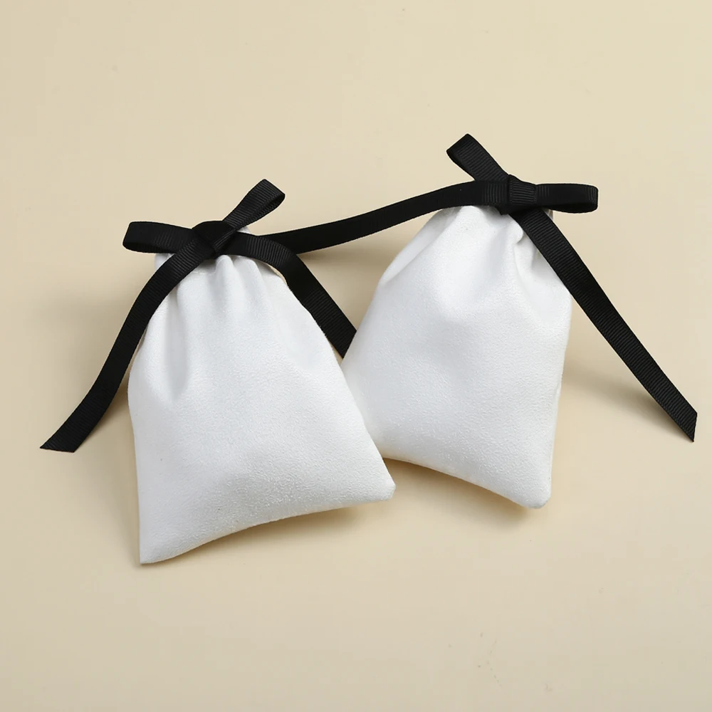 50pcs White Jewelry Packaging with Black Ribbon Velvet Drawstring Bag for Makeup Wedding party Pouches Small Flannel Gift Bags