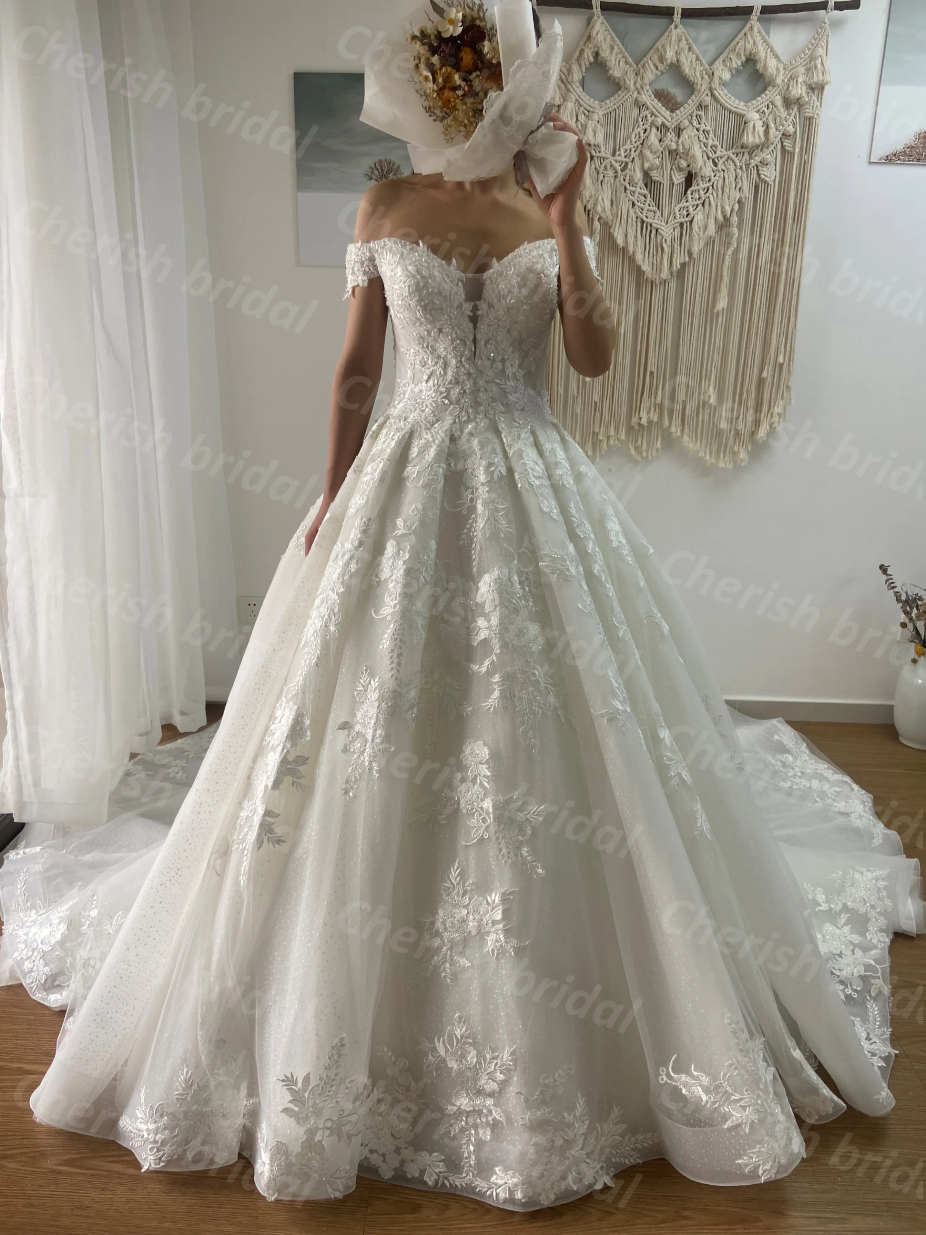 

Элегантное свадебное платье C1063B, кружевное бальное платье с аппликацией и бусинами, платье невесты, женские платья принцессы с открытыми плечами и шнуровкой