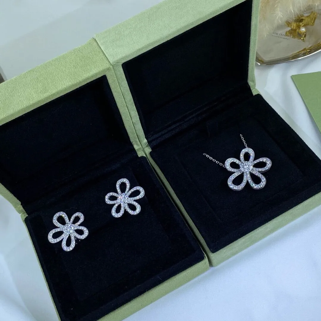 

New Silver Women Earrings Necklace Jewelry Sets Full of Diamonds Five Petals Flower Ear Stud Pendent Ring Luxury Brand Jewelry