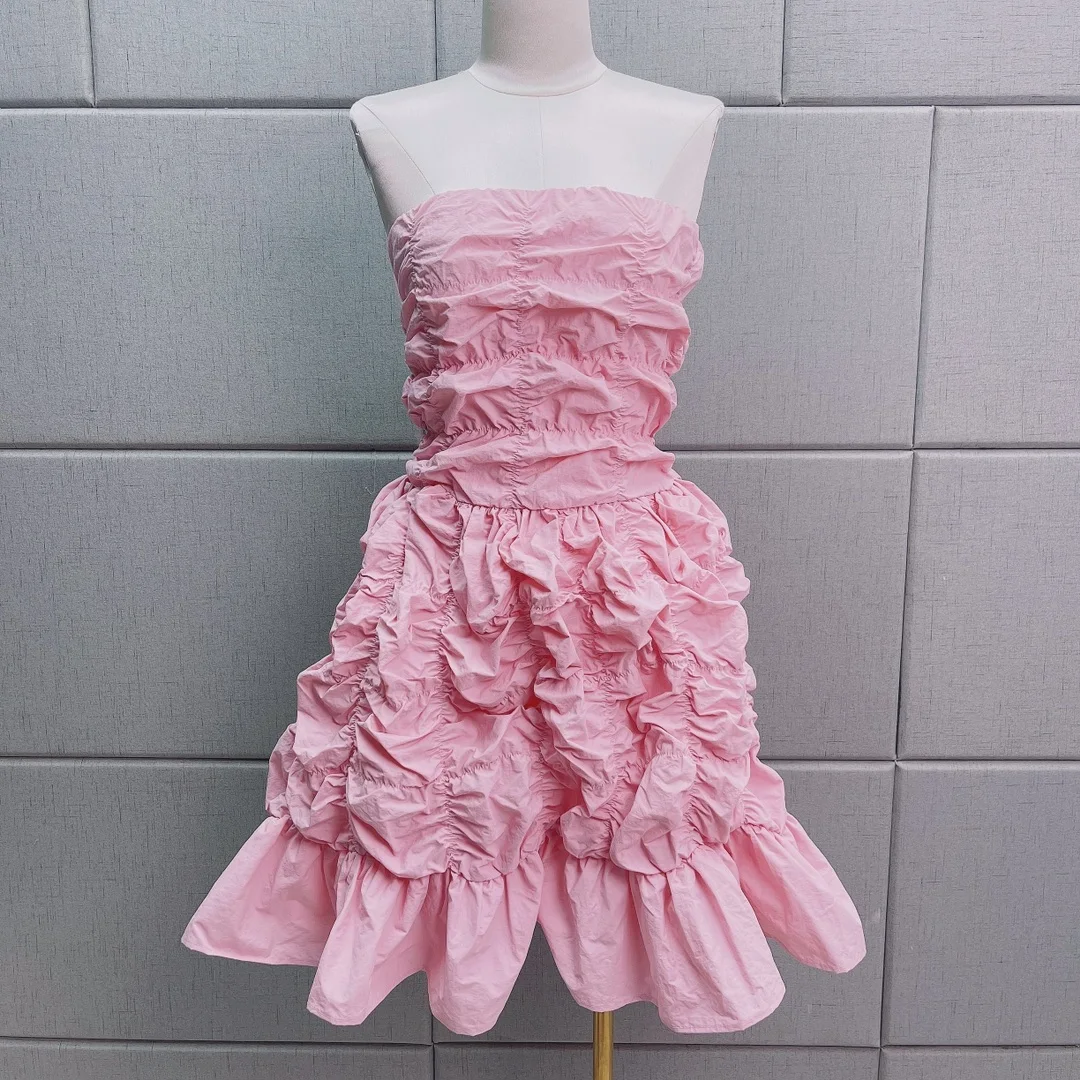 

2023Pink texture pleated chest wipe party light luxury evening dress, many design sense sweet temperament elegant fashion