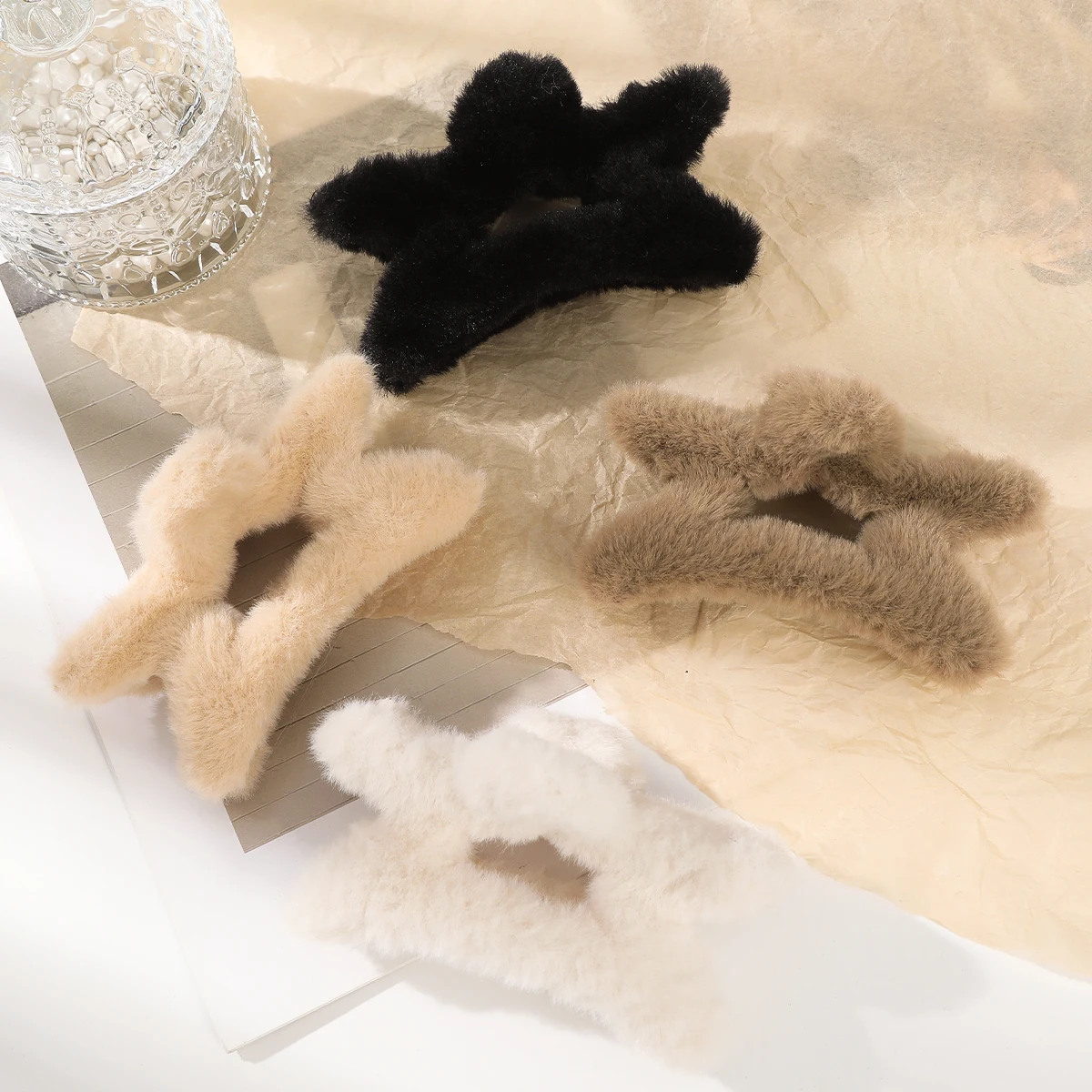 Star Shape Plush Hair Claw Elegant Acrylic Hairpins Faux Fur Hair Clip Barrette Crab Headwear for Women Girls Hair Accessories
