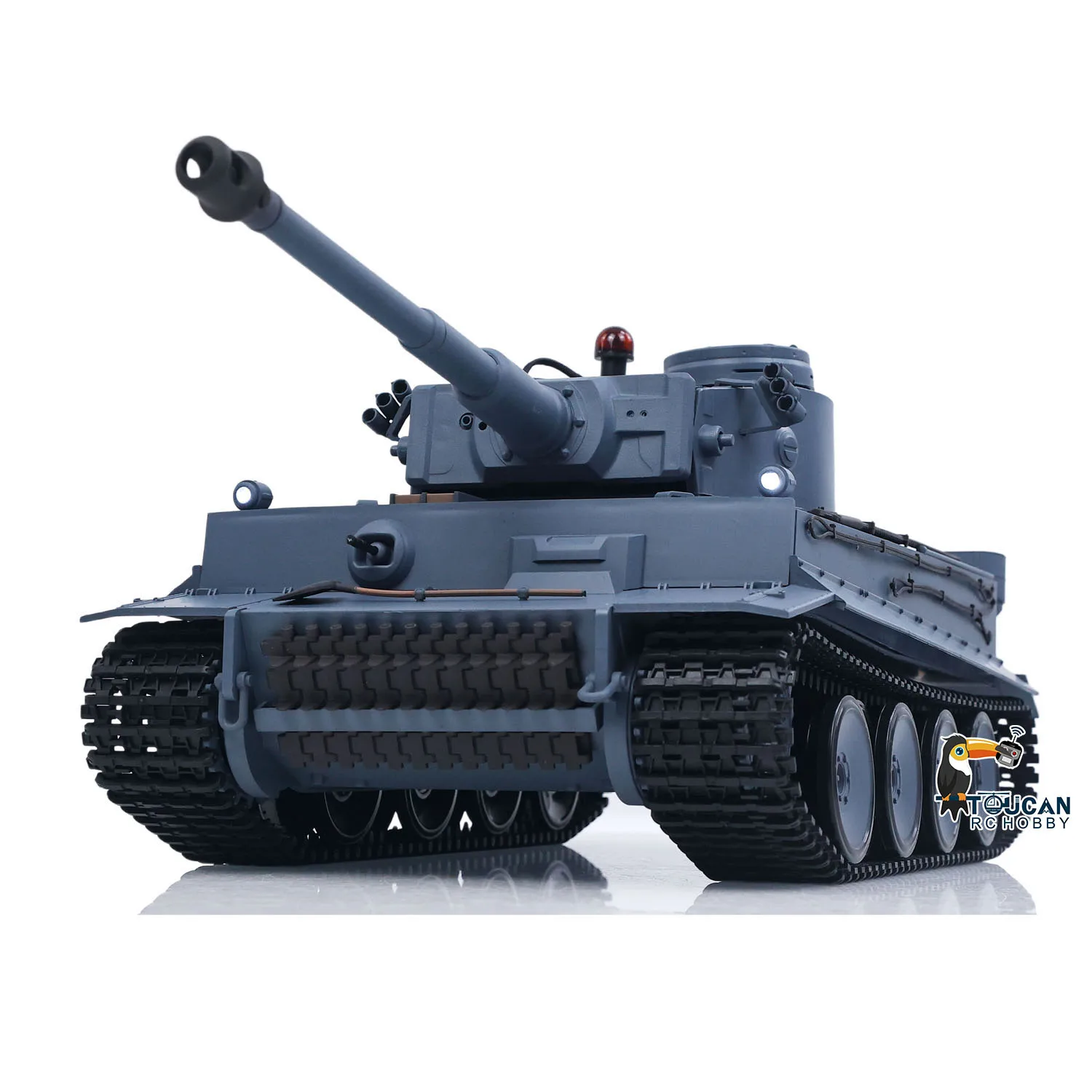 Char RC Tiger I en combat infrarouge multijoueur, canon pointé vers l'avant, prêt à tirer des billes BB.
