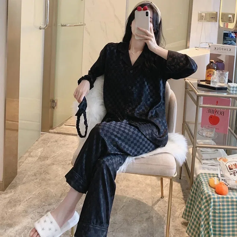 

Spring and Autumn Women's Pajama Set in Ice Silk, Two-Piece Ensemble with Imitation Silk, Thin Loungewear for Women