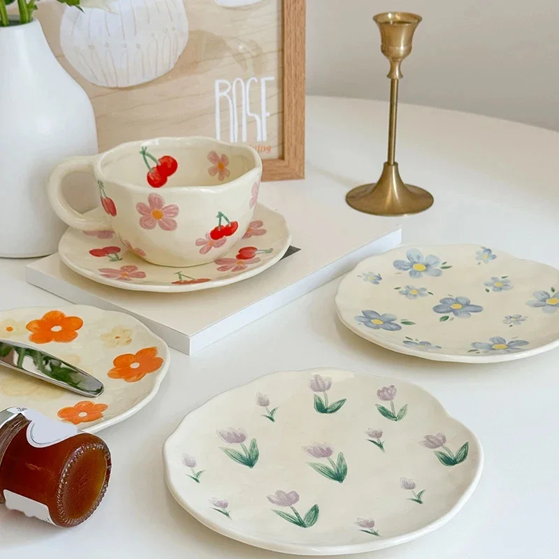 Coffee Cup Saucer Set Teapot Cup Set Flower Pattern Coffee Mug Set Painted Ceramic Coffee Cute Girl Water Hand-painted Underglaze Color Mug Gift for Festivel Present