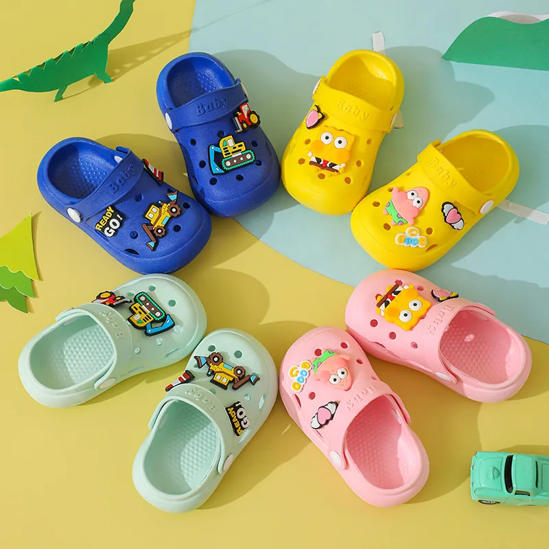 2026 Sommer Kinderpantoffeln Loch-Sandalen für Kinder Weich Rutschfest Cartoon DIY-Design Indoor Anti-Rutsch Jungen Mädchen Strandschuhe
