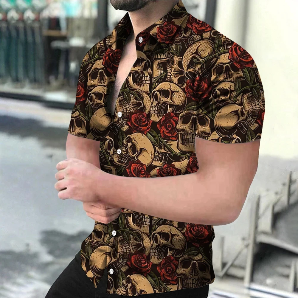 thumbnail image 1 of Camisa para hombre estilo hawaiano con estampado de calavera de terror, flores, cuello abatible, un solo botón, informal, para playa y resort, novedad de 2024, 1 of 4