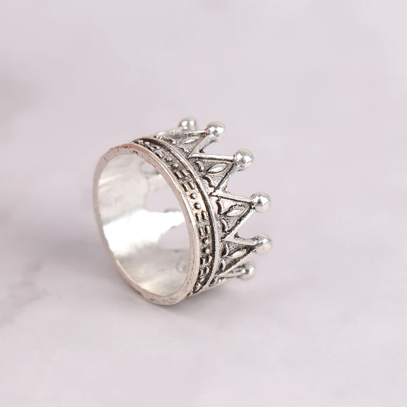 Dollhouse Miniature Metal Alloy Crown 1PC