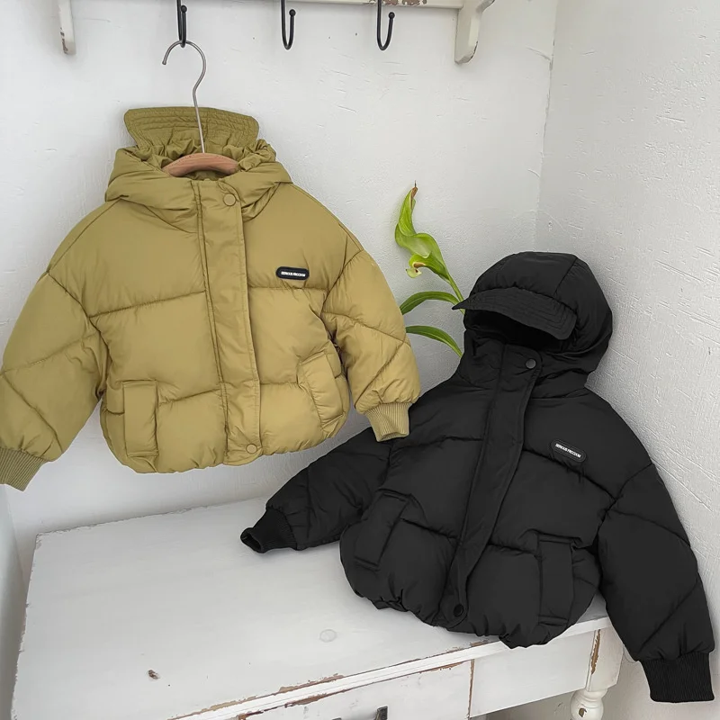 ���ƿ� �ٿ� ��Ʈ ��Ŷ, �� �ٶ����� ����� ��Ʈ, ������ �ܿ� ��ī �ѿ�, ��� �Ƿ�, 2023 �Ƹ��ٿ�