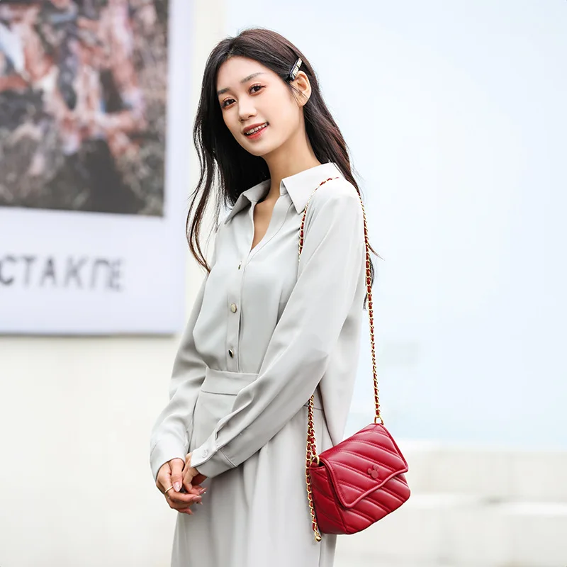 Disney Mickey Purses and Handbags Retro Luxury Bags for Women Kawaii Crossbody Fashionable Shoulder Bag Simple Case Cute Wallet