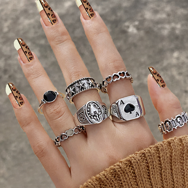 Vintage Rings Set for Women Men Aesthatic Retro Punk Silver Plated Heart Flower Butterfly Chain Finger Ring Jewelry 2022