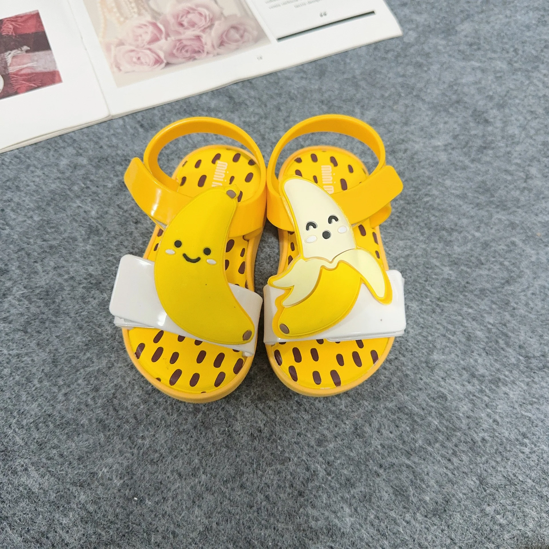 2025 New Mini Melissa Strawberry Children Shoes Fruit Cartoon