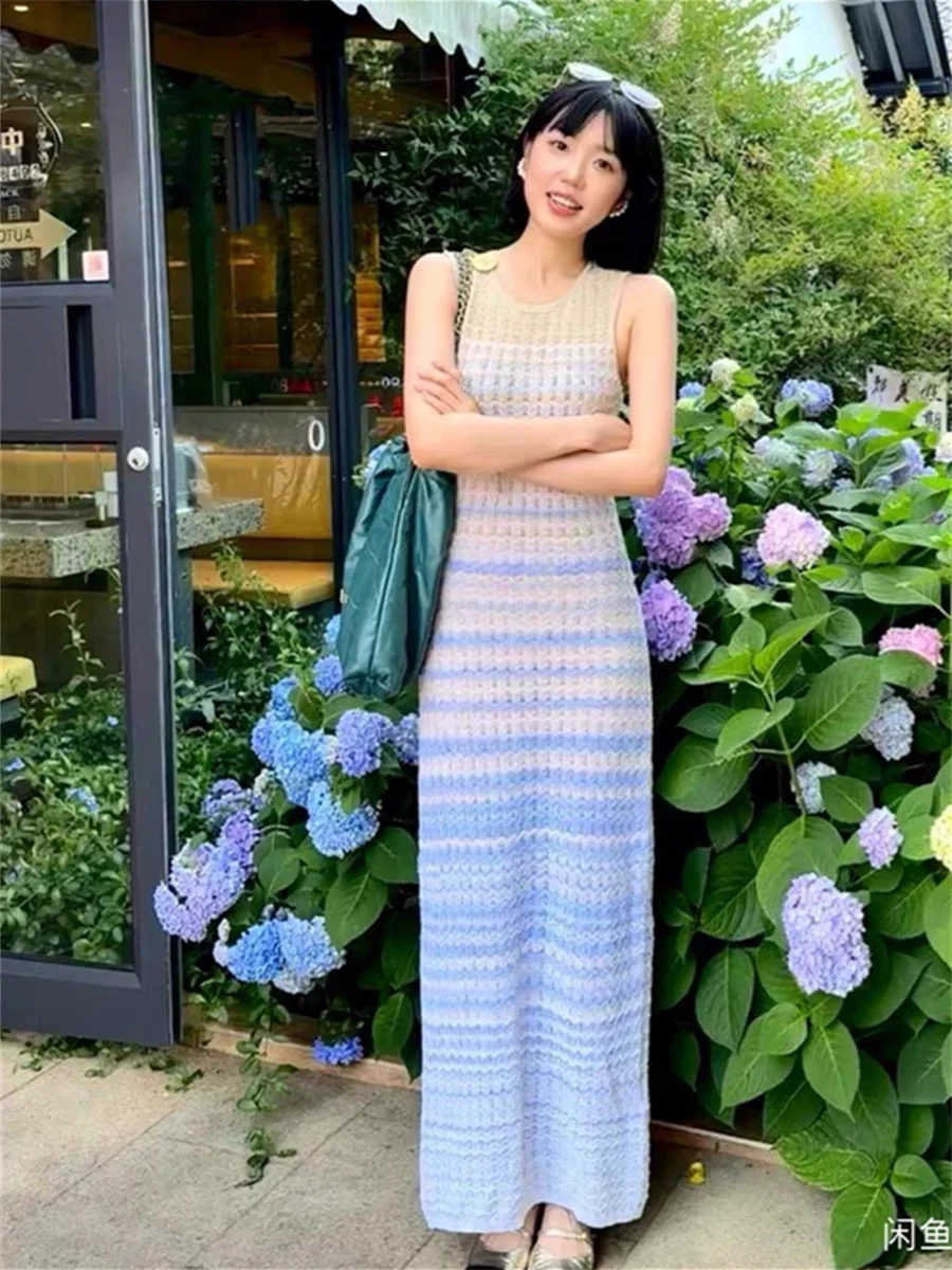 المرأة بلا أكمام جولة الرقبة ضئيلة التدرج موجة نمط...