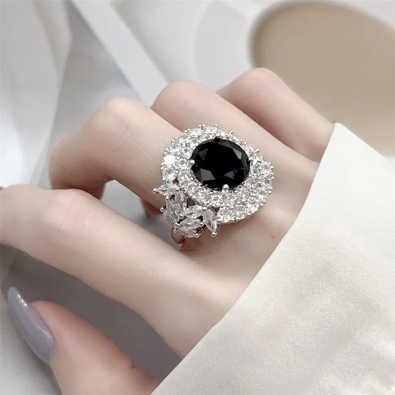 Vintage Cluster Black Round Stone Cocktail Rings for Women Party