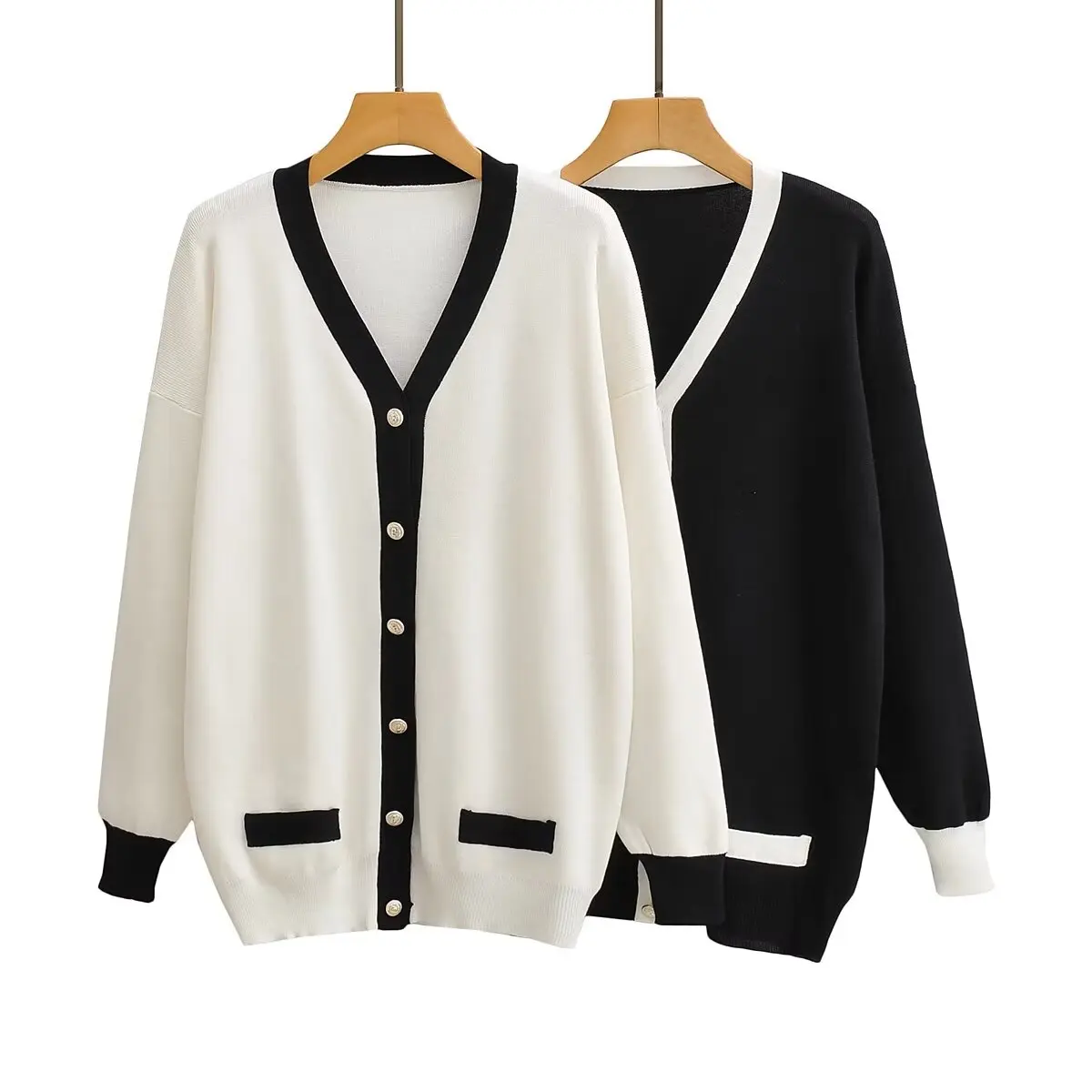 

Women's 2023 New Two-color Fashion Joker Color Matching Design V-neck Knit Cardigan Sweater Retro Long-sleeved Chic Top