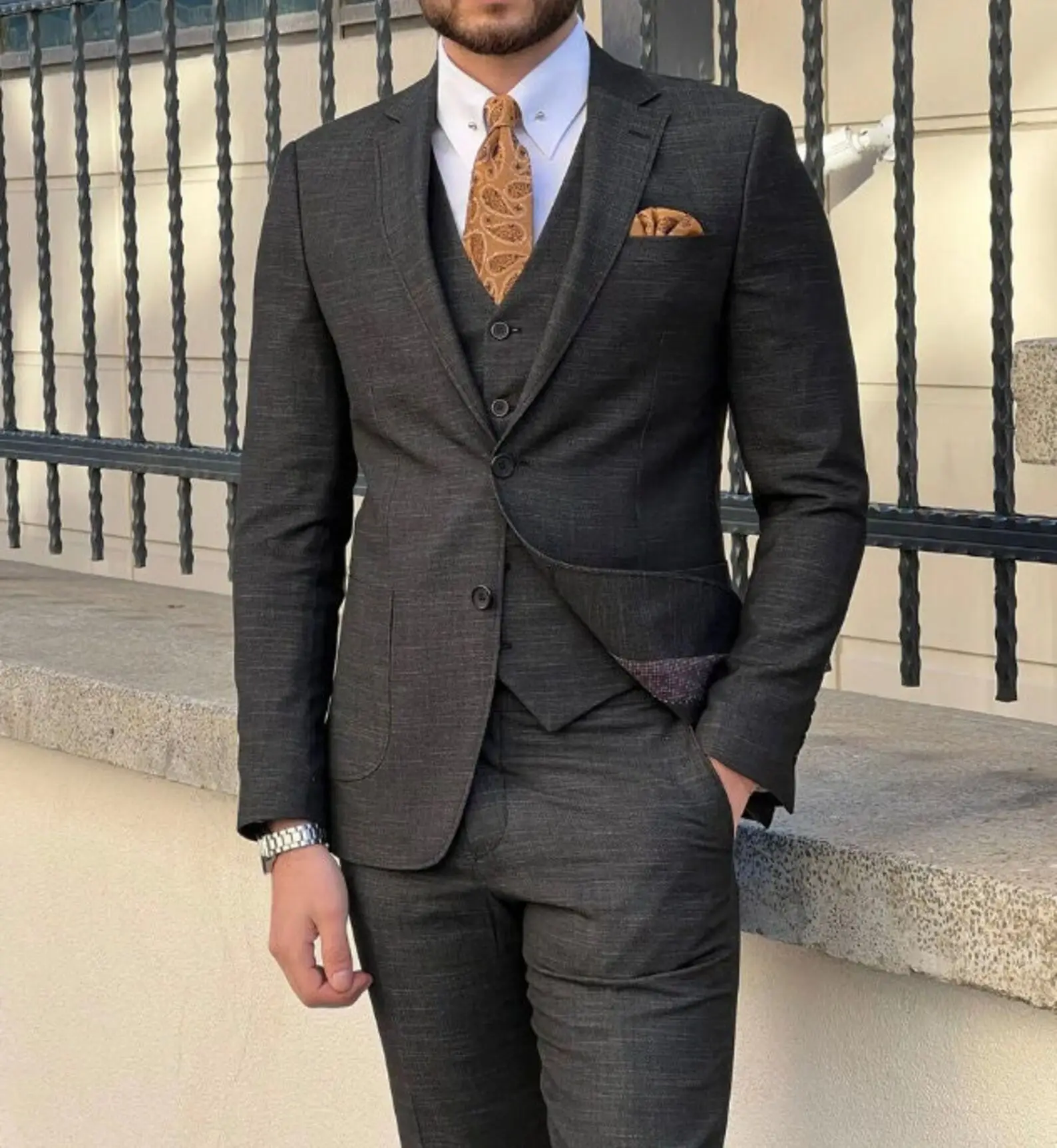 

Красивые мужские костюмы, свадебный смокинг для жениха, индивидуальный пошив, Модный Тонкий Блейзер, комплект из 3 предметов, пиджак + брюки + жилет, мужской костюм