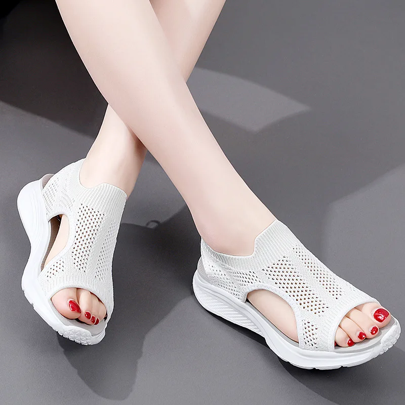 

Новинка лета 2024, сандалии, модные спортивные сандалии в Корейском стиле с эластичным ремешком, женские сетчатые сандалии на платформе с открытым носком, большие размеры