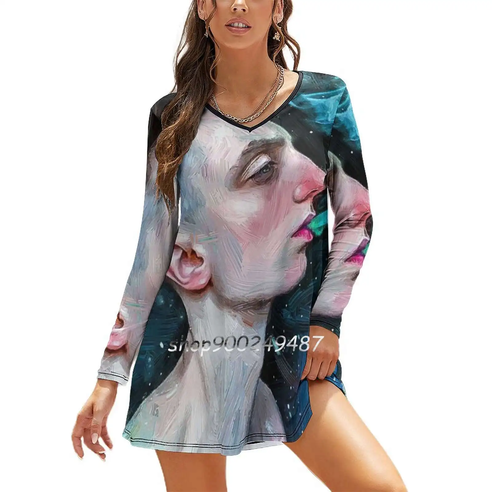 

Женское платье с длинным рукавом и изображением Галактики