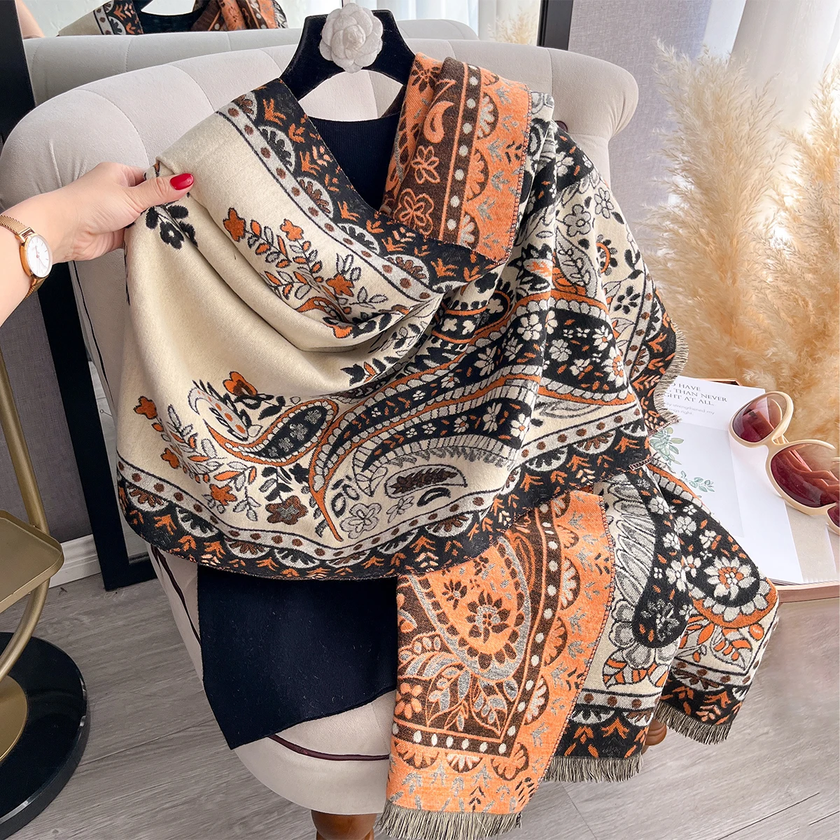 New 2025 Luxury Paisley Scarf for Women Warmer Winter National Style Pashmina Scarves Shawls Female Thick Blanket Wraps Foulard