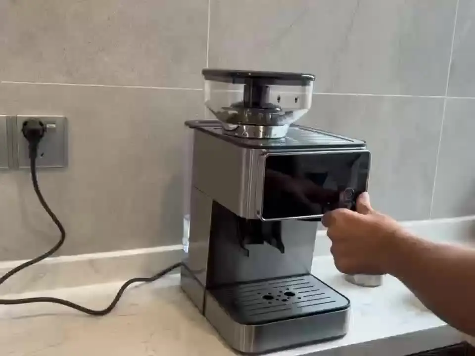 半自動コーヒーマシン 15bar エスプレッソコーヒーメーカー 粉砕機能