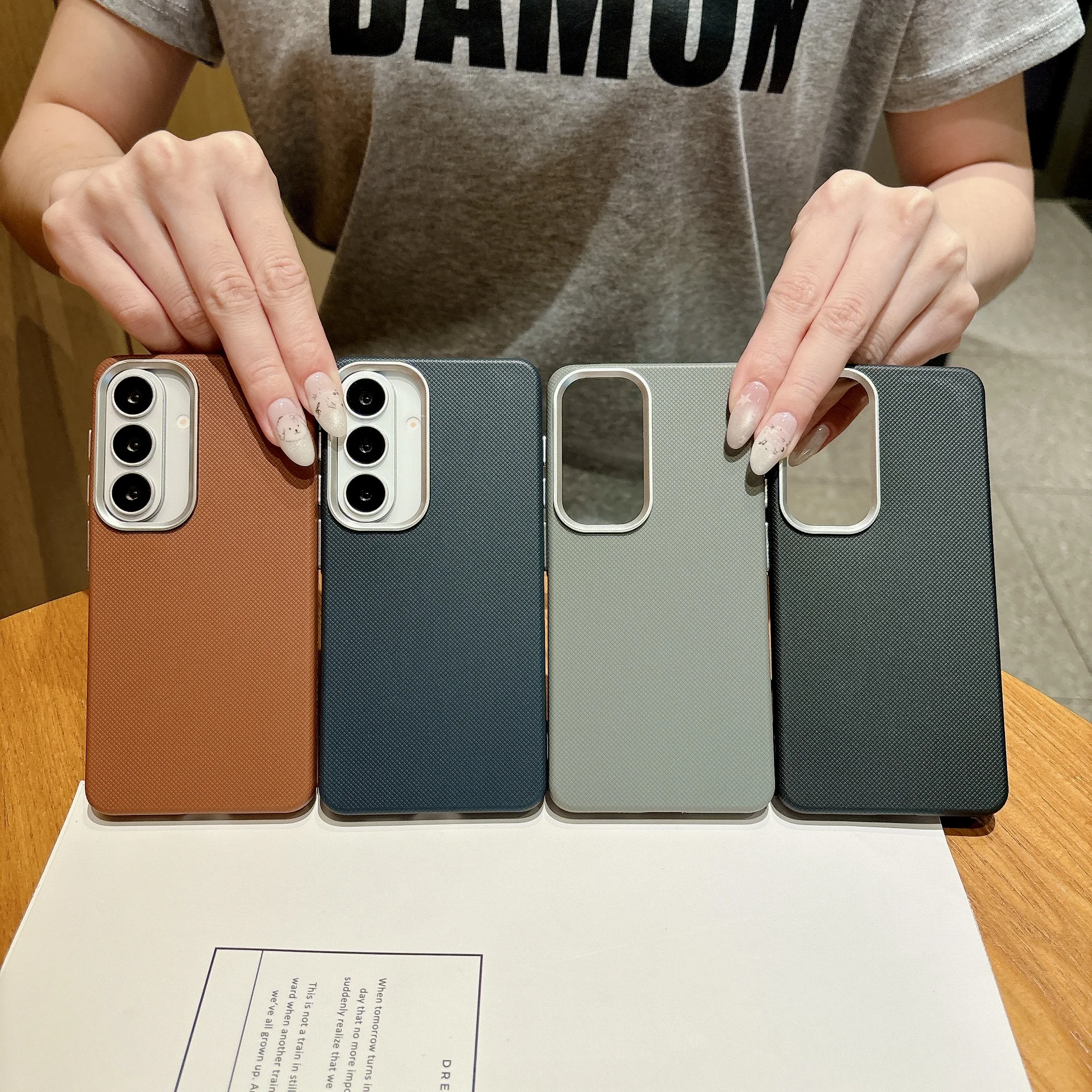 Elegant Textured Leather Phone Case - Simple and Stylish Cover