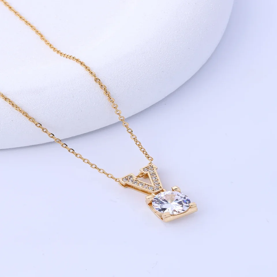 Korean Light Luxury Letter V Zircon Pendant Necklace