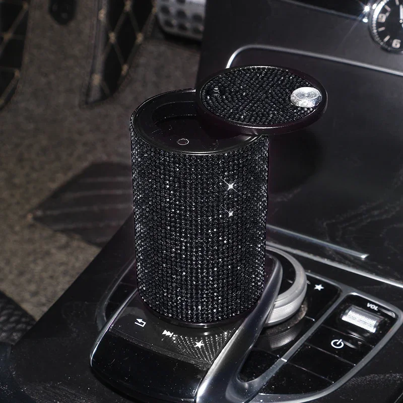Posacenere Portatile Per Auto Con Luce LED Blu E Coperchio - In Cristallo E ABS - Con Strass - Si Adatta A Portabicchieri E Prese D'Aria
