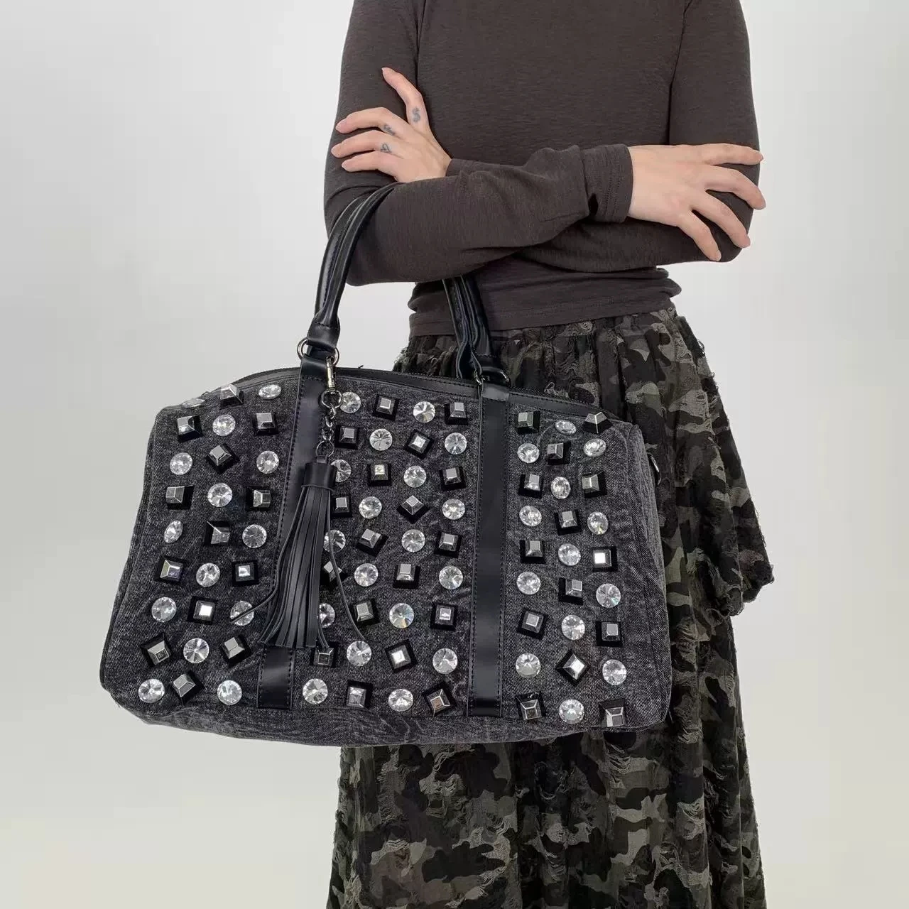 202 5New women's crossbody commuting bag Large-capacity rhinestone diamond-encrusted fashionable hand-held Weekend travel bag