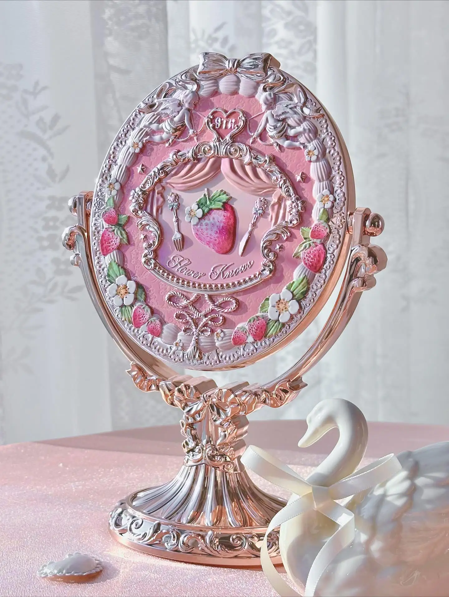 Flower Knows Cosmetics Storage Box Limited Edition Strawberry