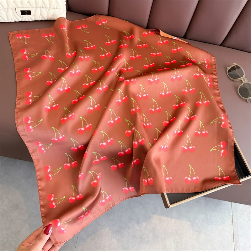 Kirschblüten-Print Quadratischer Schal Damen Satin-Tuch Wickeltuch Hijab Haarband Handgelenk-Luxus-Kopftuch 70*70cm Echarpe 2025 Bandana – Detail 3